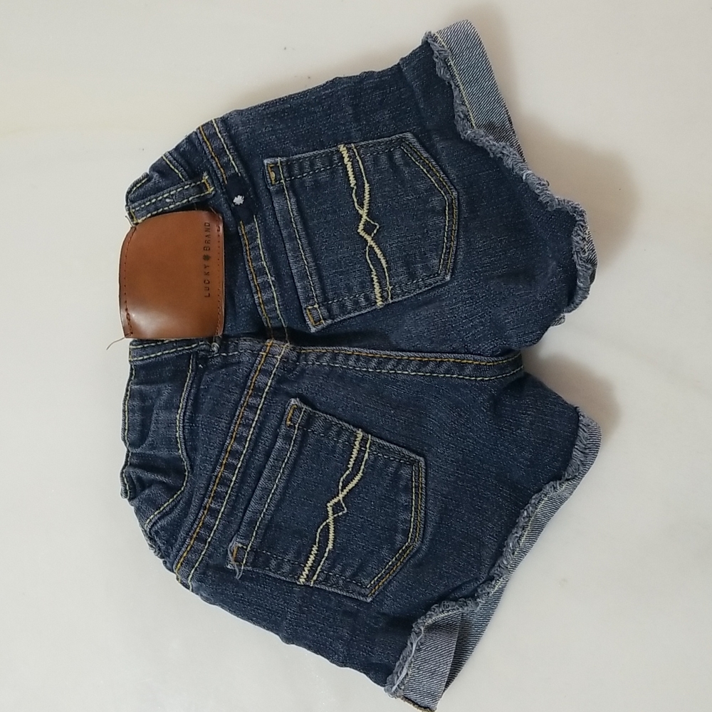Lucky Brand Shorts - Picture 2 of 3